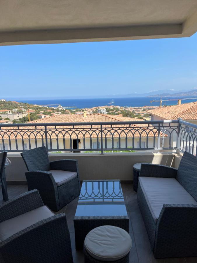 Appart Avec Terrasse Vue Sur Mer Exceptionnelle LʼÎle-Rousse Εξωτερικό φωτογραφία